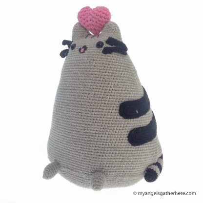 pusheen heart plush